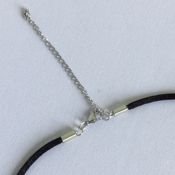 BLUE-tiful Rhinestone Necklace - Picture 4 of 6